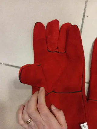 Guanti resistente al calore . Per uso lavorativo