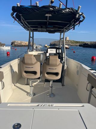 Barco quiksilver 805 pro fish