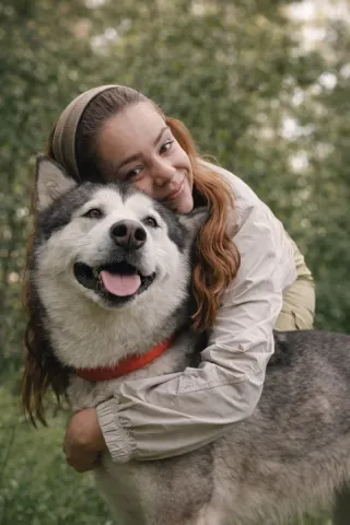 Cuidadora y peluquera canina titulada