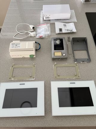 KIT Videoportero FERMAX Way-Fi  y 2 Monitores