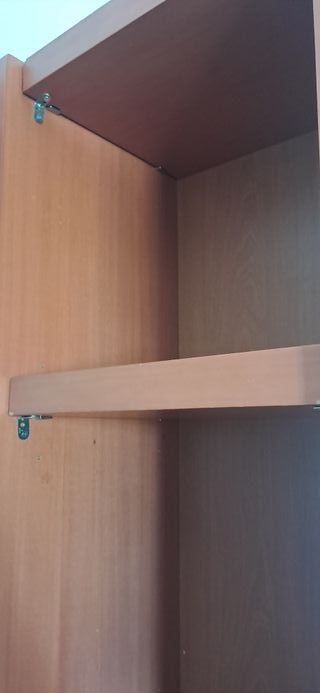 Estantería. Librería.  Buen estado