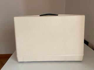 Maquina de coser Singer con motor, pedal y maletin