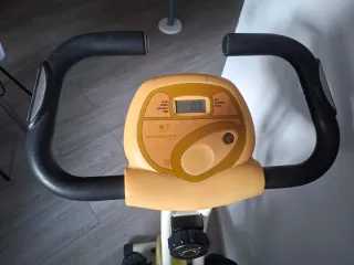 Bicicleta estática plegable en buen estado