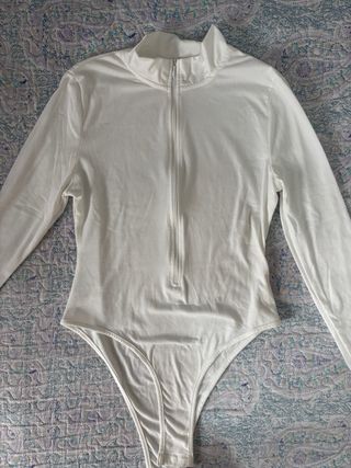 Pack de 4 tops de manga larga.