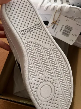 Zapatillas Reebok talla 37 y 38 a estrenar