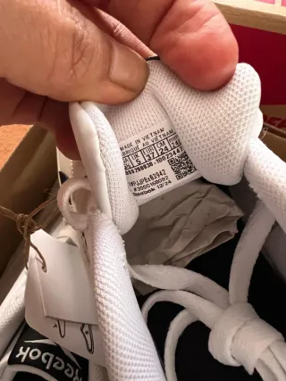 Zapatillas Reebok talla 37 y 38 a estrenar