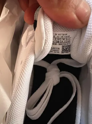 Zapatillas Reebok talla 37 y 38 a estrenar