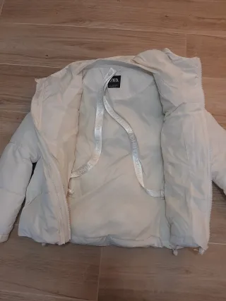 Chaqueta Blanca/Crema Talla S-M. Zara