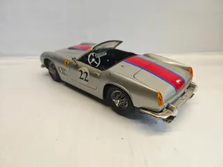 Ferrari gt California in scala 1.16 polistil