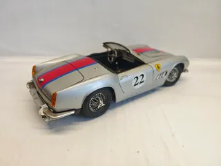 Ferrari gt California in scala 1.16 polistil