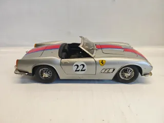 Ferrari gt California in scala 1.16 polistil