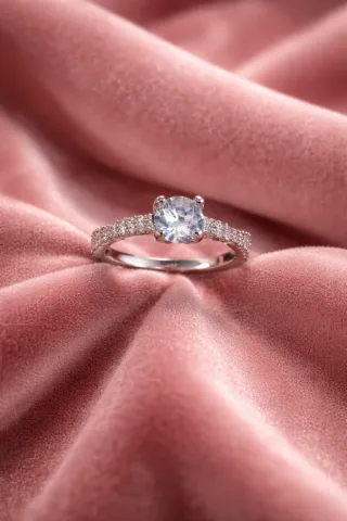 Anillo Solitario en Acero Oro Blanco con circonita