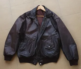 Chaqueta de cuero bomber vintage