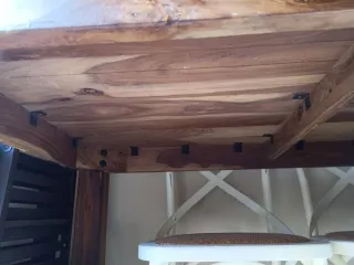 Mesa comedor y sillas rústicas