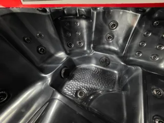 Jacuzzi NUEVO con 3 años de garantía