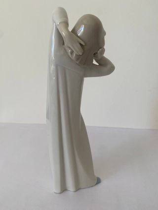 Figura porcelana El despertar de la niña, antigua