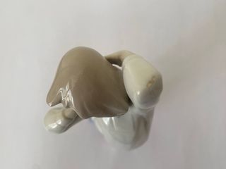 Figura porcelana El despertar de la niña, antigua