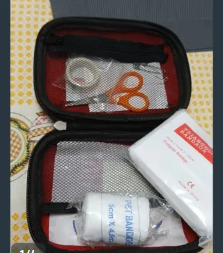 Botiquín de viaje, material resistente.