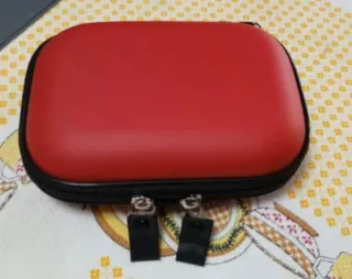 Botiquín de viaje, material resistente.