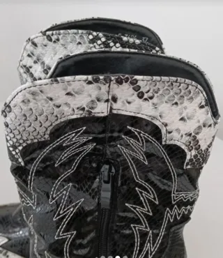 Botas sin estrenar, número 37