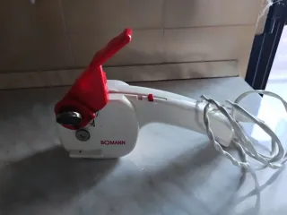 Apri scatole elettrico Bomann rosso/bianco