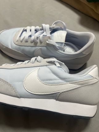 Nike Daybreak gris y celeste 37.5