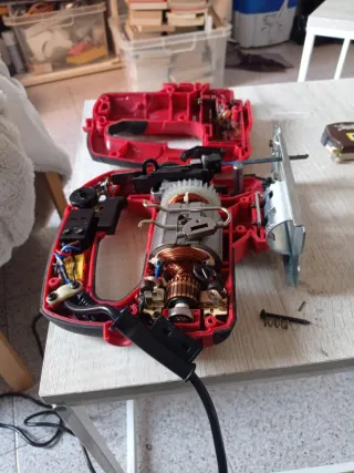 Sierra caladora desmontada