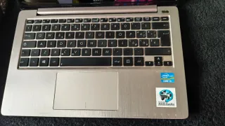 Asus VivoBook S200E 11.6" Touchscreen | i3 | 4GB