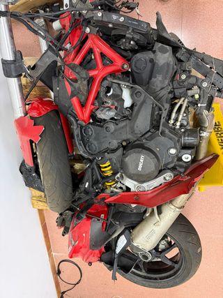 Ducati Supersport 950 Año 2023 MOTOR y Horquilla