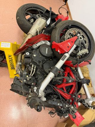 Ducati Supersport 950 Año 2023 MOTOR y Horquilla