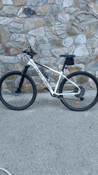 Bicicleta MTB Blanca