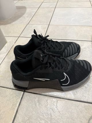 Nike Metcon 9 negras – Talla 43 – Muy buen estado