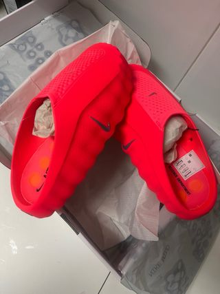 Nike Mind 001 Talla 44 Color rojo