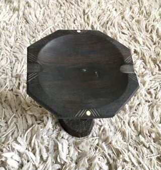 Figura cenicero ébano tallado