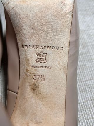 Zapatos tacon alto nude Brian Atwood piel charol