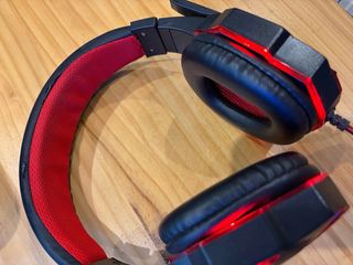 Auriculares gamer con luz y micro