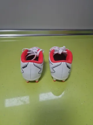 Botas de fútbol blancas y rojas/naranjas talla 28