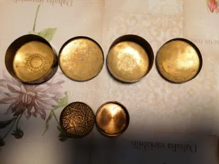 Lote cajitas latón o pastilleros.