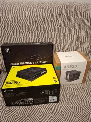 Kit PC Gaming: Placa MSI, Fonte Corsair, Cooler De