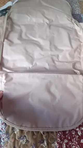 Bolso cambiador para bebé OYSHO sin estrenar,beige