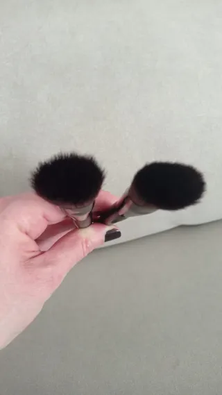 Estuche de brochas Guerlain.