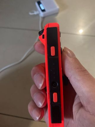 Mando original Switch derecho de color rojo