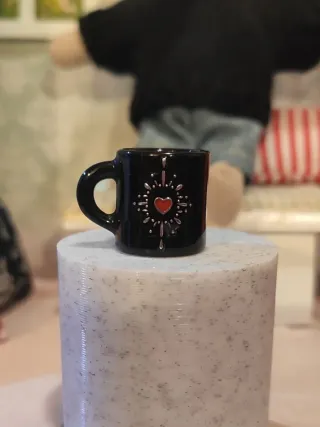 Mini tazza nera con cuore