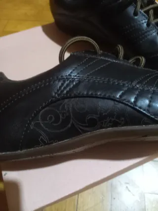 Deportivas maron oscuro de piel