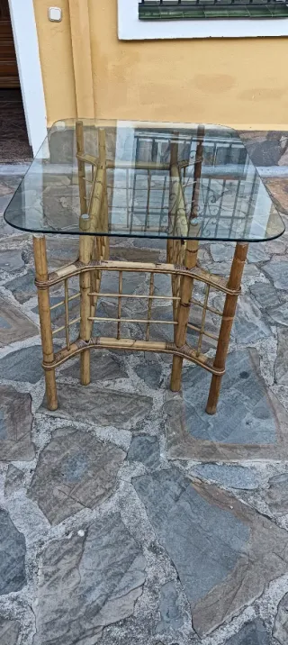 Mesa Bambu y Ratan con Cristal 1'26x70cm