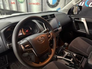 Toyota Land Cruiser 2.8 D-4D GX 7 Plazas