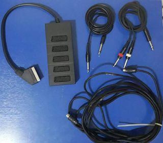 Lotto Alimentatori, Cavetti, Auricolari e Altro