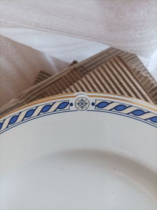 Vajilla de porcelana diseño clásico azul y dorado