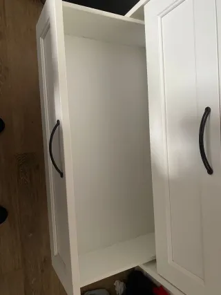 Comoda Ikea blanca con 4 cajones