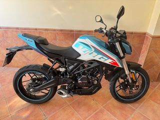 Voge 125R – 1.075 km | Como nueva + muchos extras